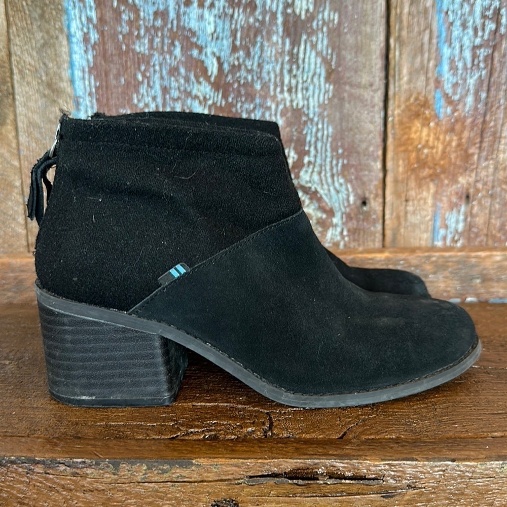 TOMS Women's Lacy Forged Iron Suede Felt Black Ankle Boots Size 6